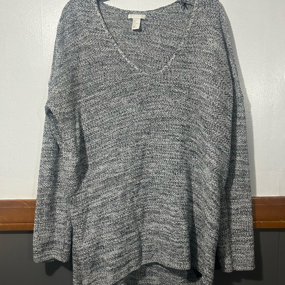 Relaxed Marled Gray V-Neck Sweater - Brand: (unspecified)